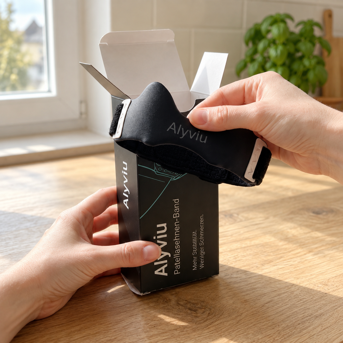 Alyviu Knee Strap